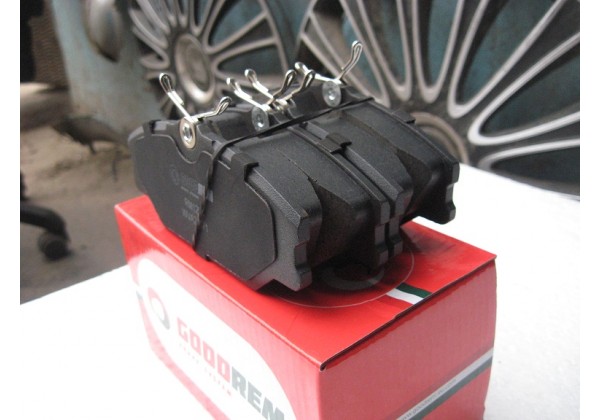 колодки тормозні Renault Clio II ( 2.0 16V Sport), Laguna, Megane, Safrane , Scenic, 410607125R, 7701206379, 7701209380